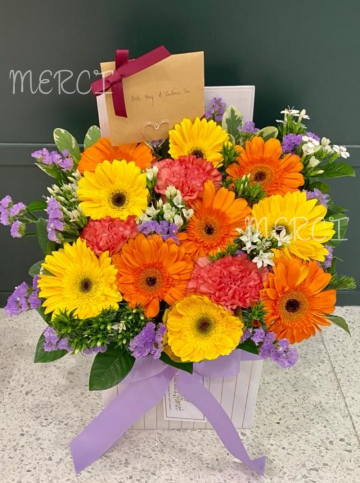 **Sunshine** Sunshine Gerbera Flower Box<br>橙色及黃色太陽花花盒