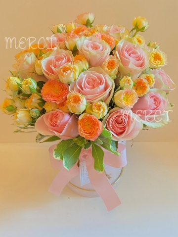 **Pink Romance** Pink Rose and Mini Rose Flower Box<br>粉色玫瑰花及小玫瑰花盒