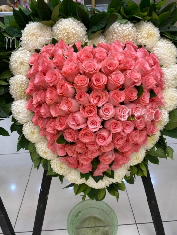 **SFWHeartR01** Rose Heart Shape Wreath<br>玫瑰花心形花牌