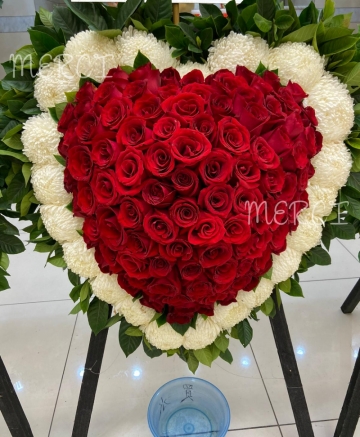 **SFWHeartR02** Rose Heart Shape Wreath<br>玫瑰花心形花牌