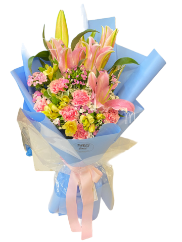 **KBQ0169** Lily Carnation Long Bouquet<br>百合康乃馨長形花束