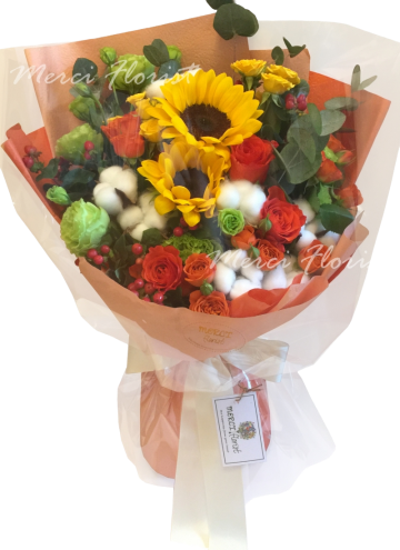 **KBQ79** Sun Flower, Cotton, Orange Rose Long Bouquet<br>向日葵，棉花，橙玫瑰長形花束