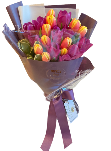 **KBQ0175** Orange and Purple Tulip Long Bouquet<br>橙色及紫色鬱金香長形花束